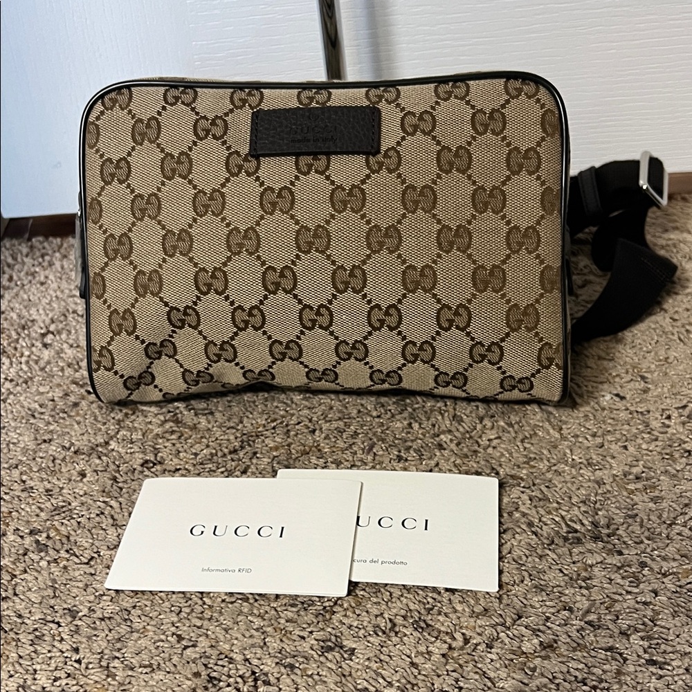 3407 Gucci Beige and Brown Monogram Belt Bag